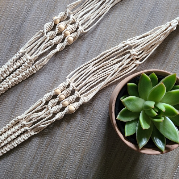 Macrame Plant Hanger / Plant Holder - Picture 4 of 6